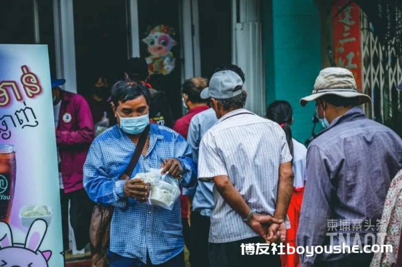 每天50份饭免费送，金边这群中国人在默默为抗疫努力！